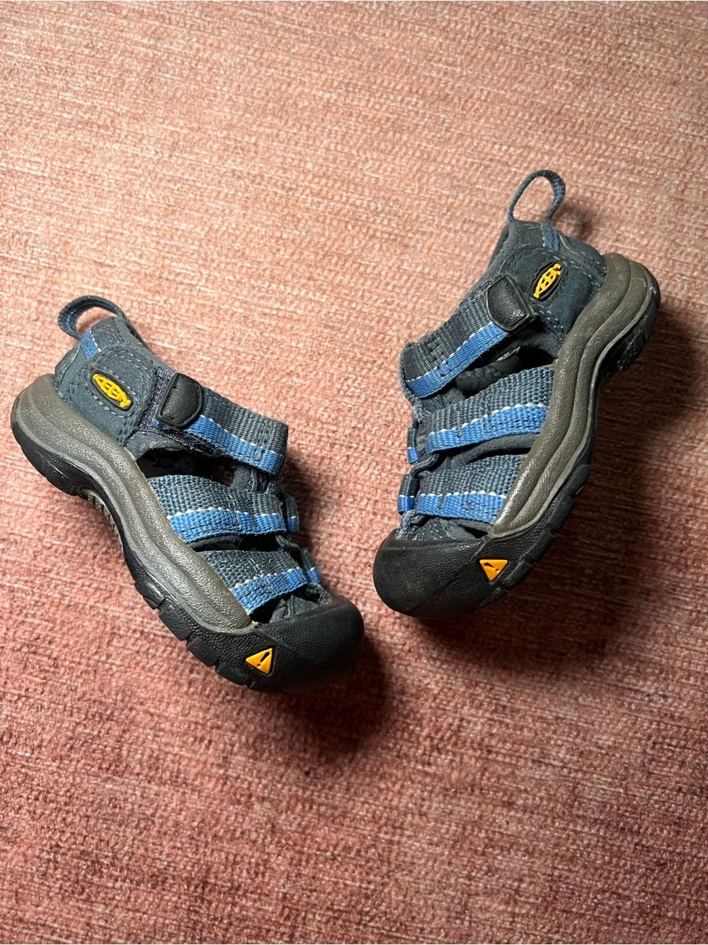 KEEN Infant Toddler Size 4 Blue Closed-Toe Water Sandals Kids Summer Shoes